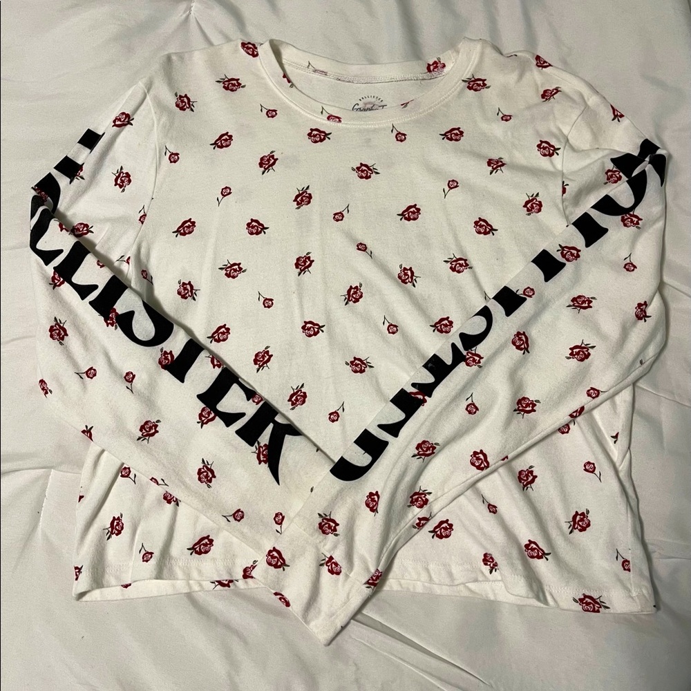 Cropped rose Long sleeve from Hollister.🌹